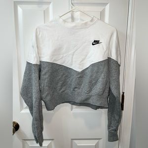 Nike Sportswear Cropped Sweatshirt - White & Grey